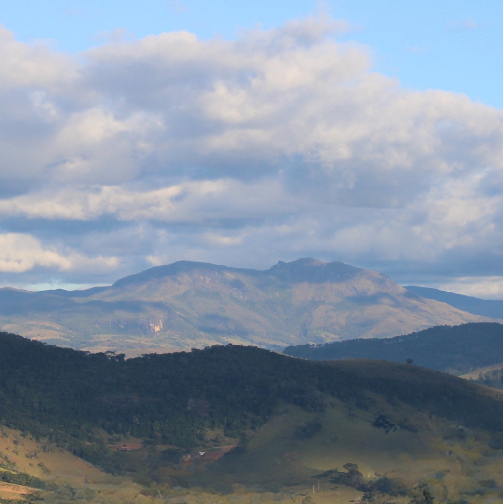 Vista para a Serra da Careta a partir do condomínio